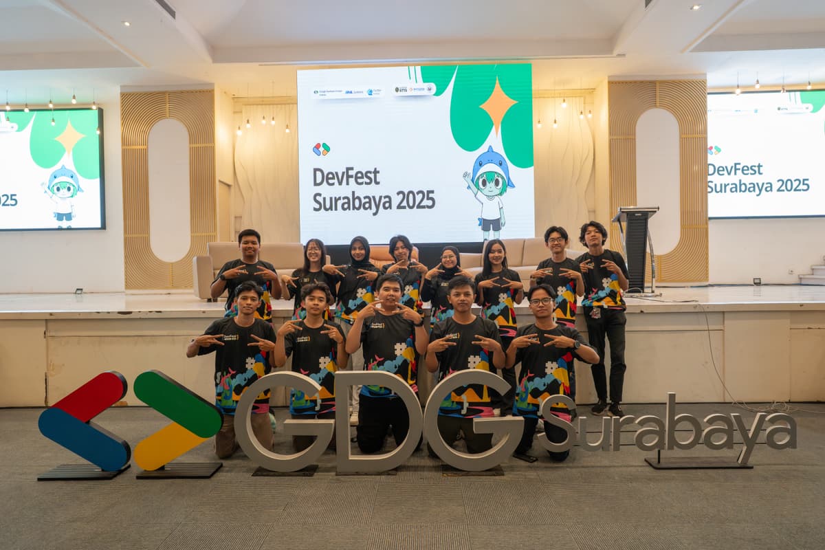 Volunteer at DevFest Surabaya 2025 📸✨